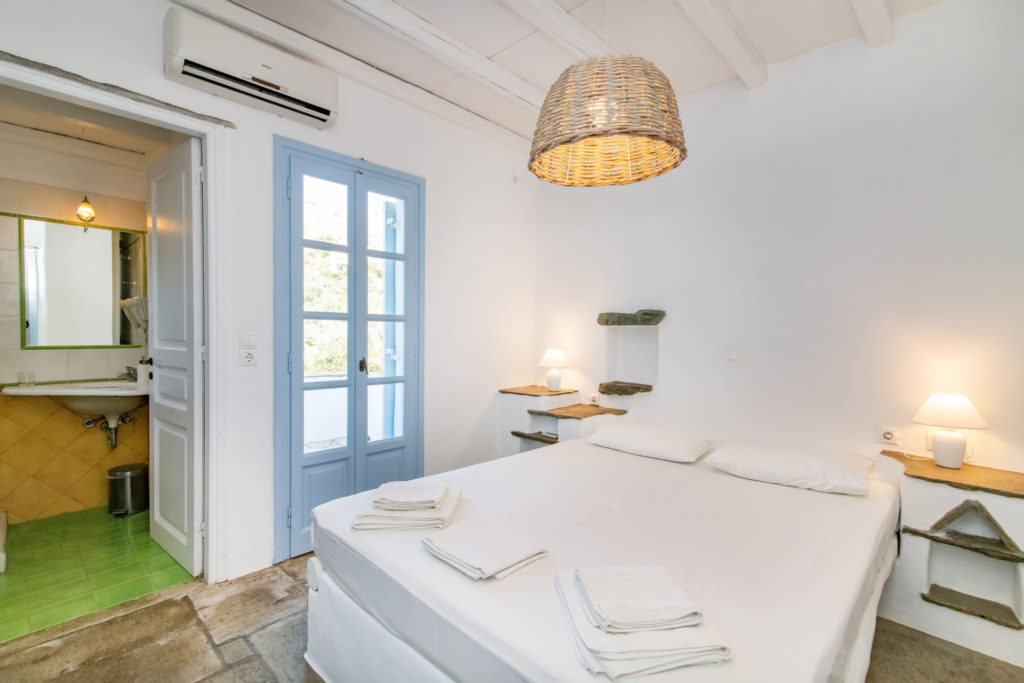 Tinos Hotels Throubi