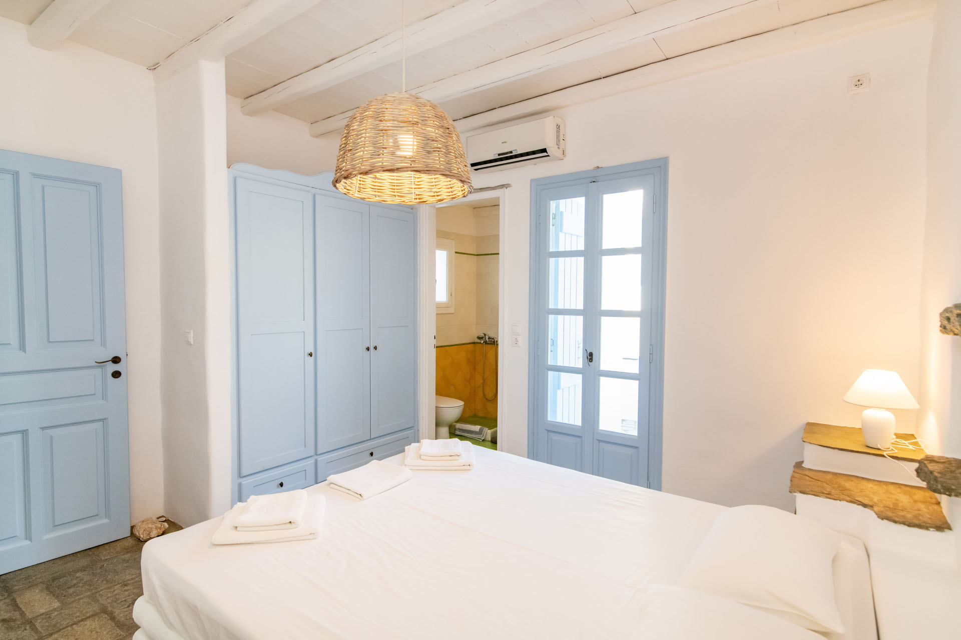 Tinos Hotels Throubi