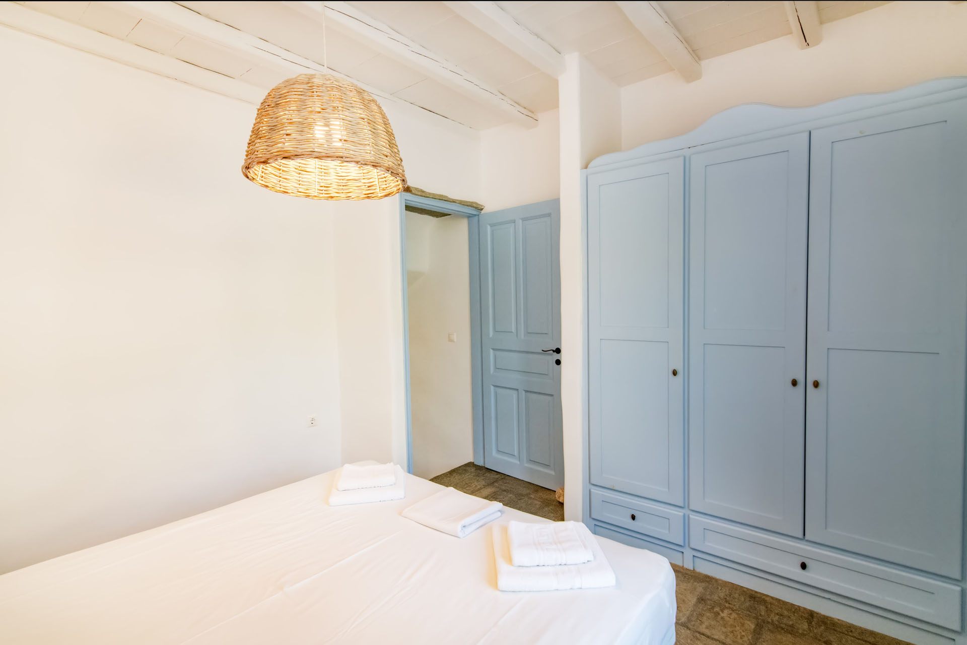 Tinos Hotels Throubi