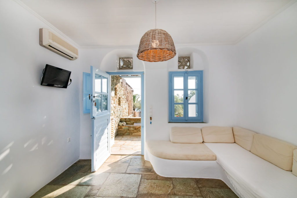 Tinos Hotels Throubi
