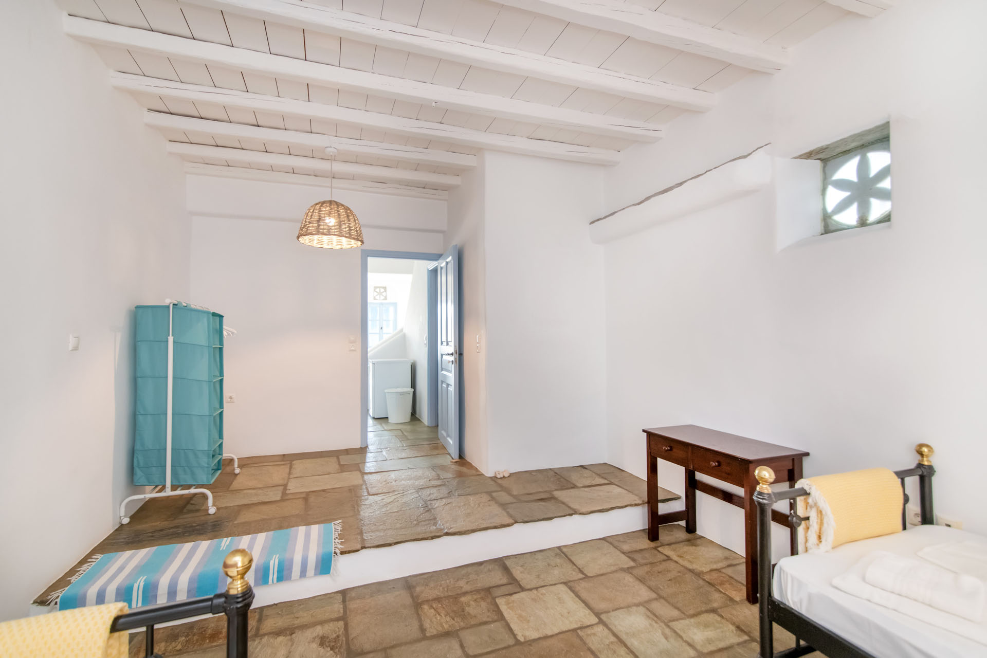 Tinos Hotels Throubi