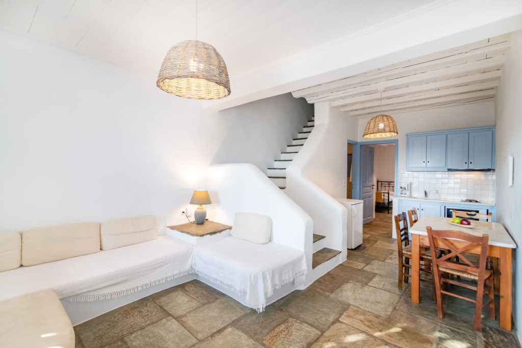 Tinos Hotels Throubi